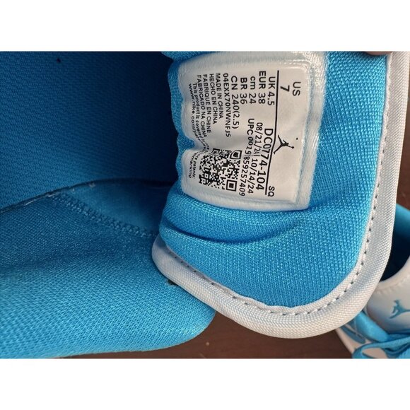 NWT Women’s Nike Air Jordan 1 Low Shoes White Dark Powder Blue Women's Size 7 - Picture 5 of 5